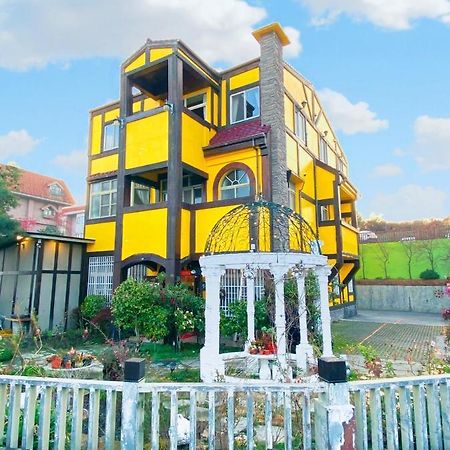 Shepherd'S B&B Renai Exterior photo